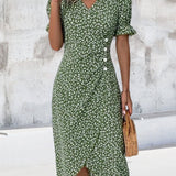 Robe à imprimé floral avec manches courtes et bouton