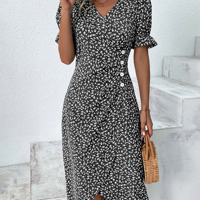 Robe à imprimé floral avec manches courtes et bouton