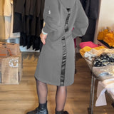 Robe à capuche unie avec poches