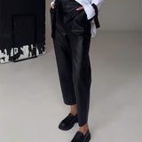 Pantalon svelte en cuir coupe svelte