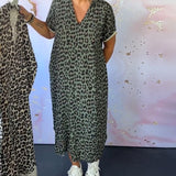 Robe imprimée léopard à manches courtes et col V
