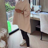 Pull Avec Caractéristiques Col V, Boutonné Et Asymétrique