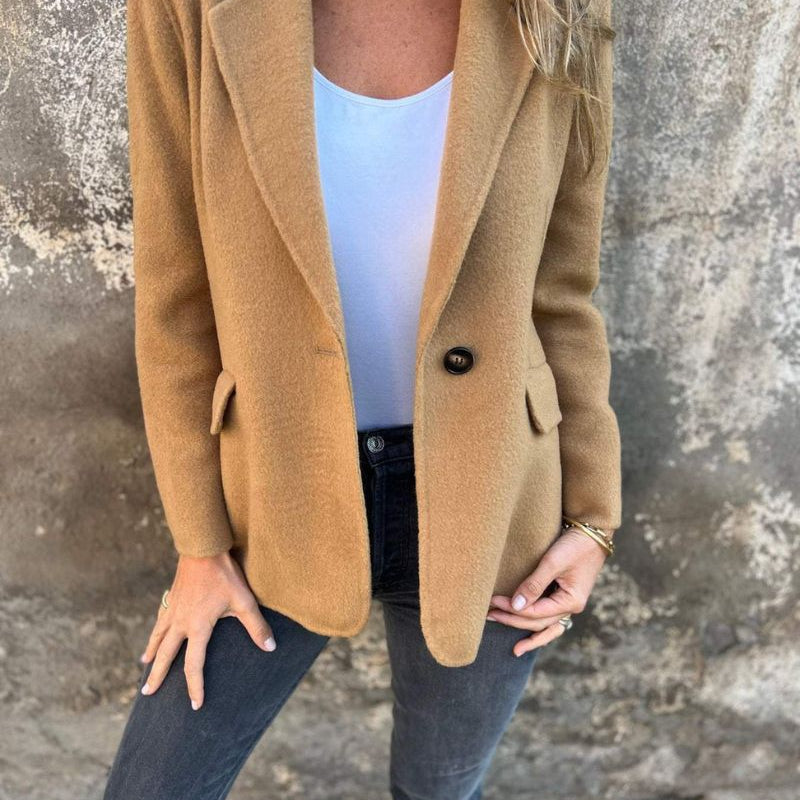 Azura | Veste légère classique à coupe ajustée pour femme