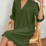 Robe à manches mi-longues froncées de couleur unie à col en V