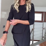 Robe élégante plissée à col rond de couleur unie