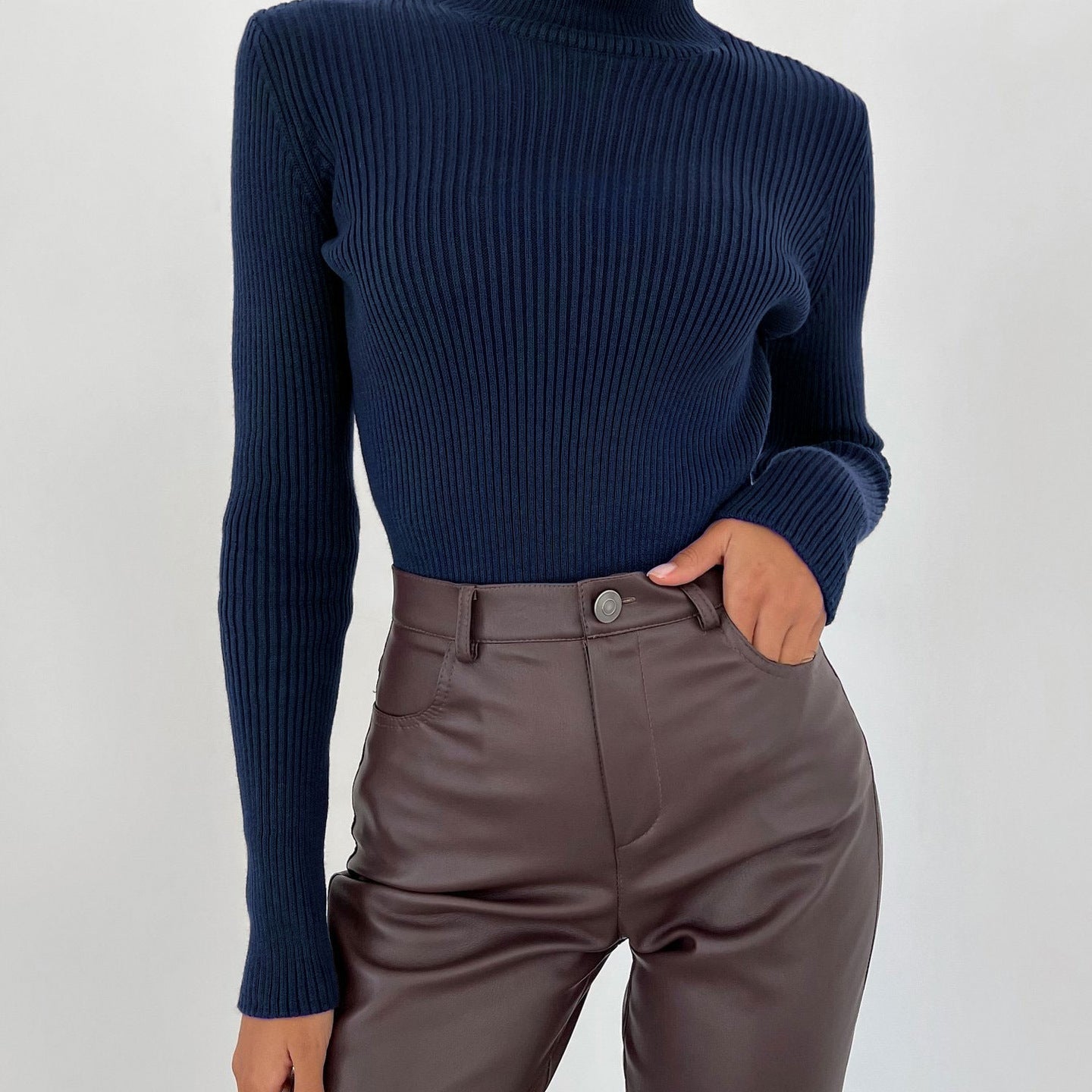 Solene | Pull col roulé classique pour femme