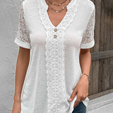 T-shirt uni en dentelle col V