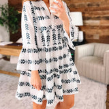 Robe courte élégante à imprimé tendance
