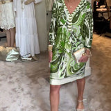 Robe décontractée à col en V et imprimé rétro