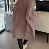 Pull Avec Caractéristiques Col V, Boutonné Et Asymétrique