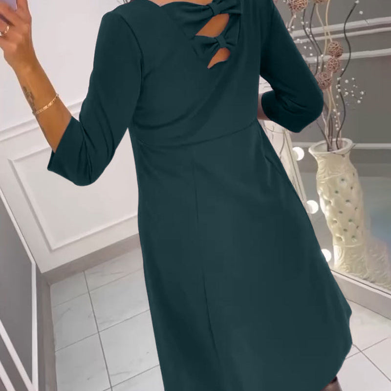 Robe unie avec nœud au dos