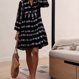 Robe courte élégante à imprimé tendance