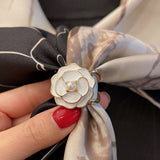 Épingle à foulard Camellia