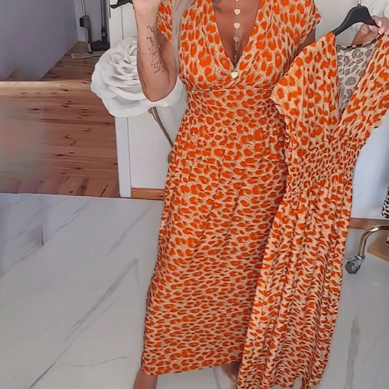 Robe élégante à imprimé léopard et col en V