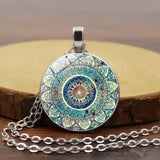 Ensemble collier de pierres précieuses fleur de mandala