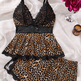 Ensemble de nuit en dentelle avec caraco et short à col en V