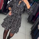 Robe découpée imprimée élégante