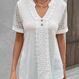 T-shirt uni en dentelle col V