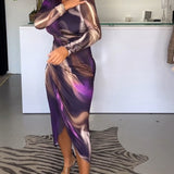 Robe avec le cou en V et fendre