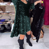 Robe En Velours Pailletée Avec Décolleté Large