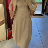Robe de couleur unie et à manches longues