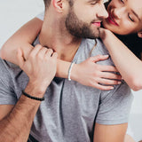 Ensemble de bracelets pour couple tissés en perles noires et blanches