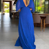 Robe à plis et taille cintrée