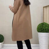 Robe pull à col roulé et fente latérale