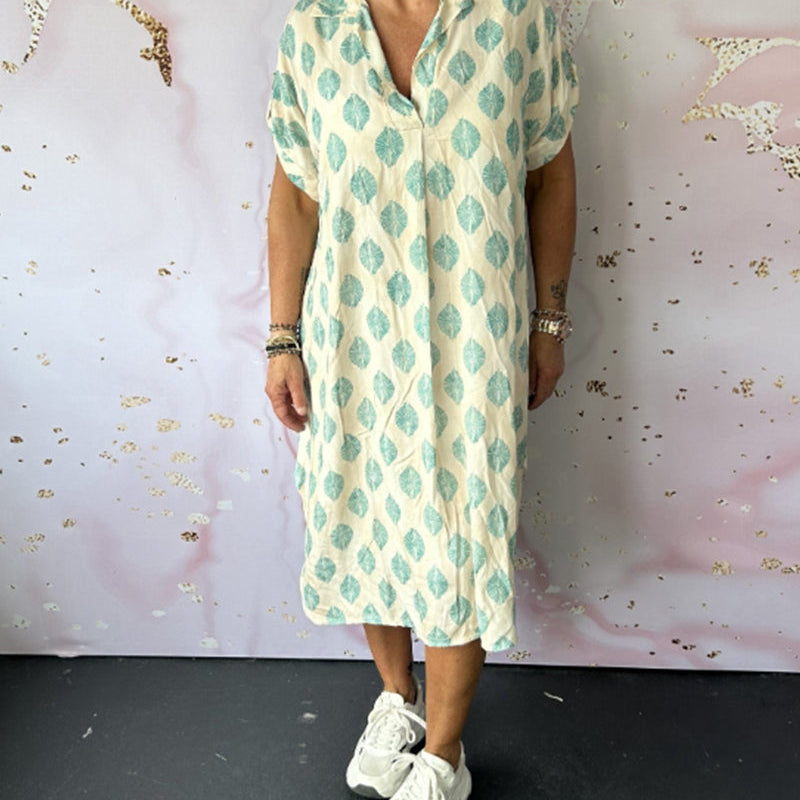Robe ample à revers et manches courtes