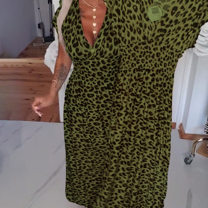Robe élégante à imprimé léopard et col en V
