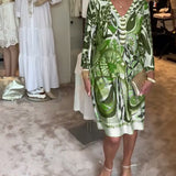 Robe décontractée à col en V et imprimé rétro