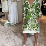 Robe décontractée à col en V et imprimé rétro