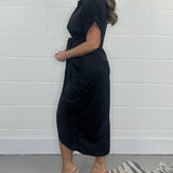 Élégante robe plissée à col chemise