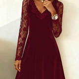 Robe Trapèze En Velours Ornée De Dentelle