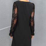 Robe à manches en dentelle et col en V de couleur unie