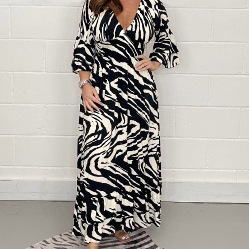 Robe manches 3/4 col v