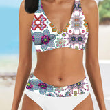 Bikini coloré avec soutien-gorge cache-cœur