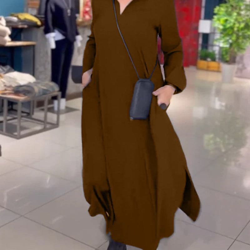 Robe longue ample avec revers et fente latérale