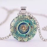 Ensemble collier de pierres précieuses fleur de mandala