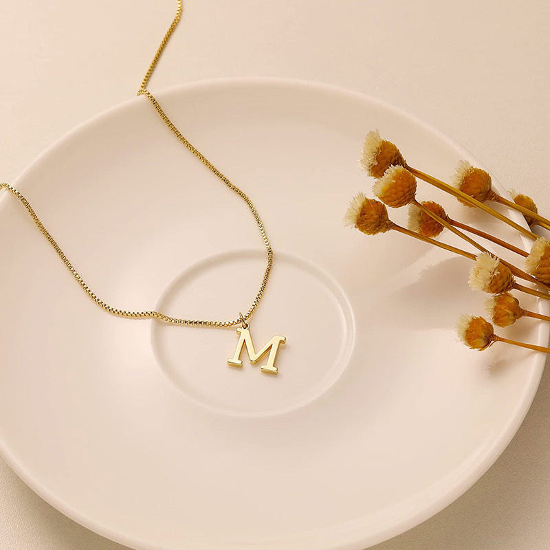 Collier à 26 lettres anglaises à la mode et exquis