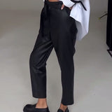 Pantalon svelte en cuir coupe svelte