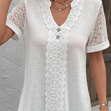 T-shirt uni en dentelle col V