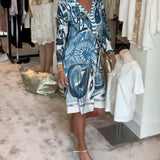Robe décontractée à col en V et imprimé rétro