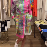 Robe colorée fendue à revers
