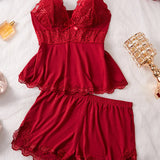 Ensemble de nuit en dentelle avec caraco et short à col en V