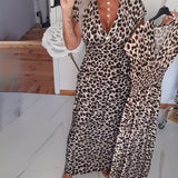 Robe élégante à imprimé léopard et col en V