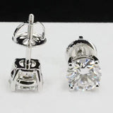 Boucles d'oreilles à tige rondes classiques en zircon