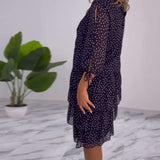 Robe élégante superposée à imprimé pois