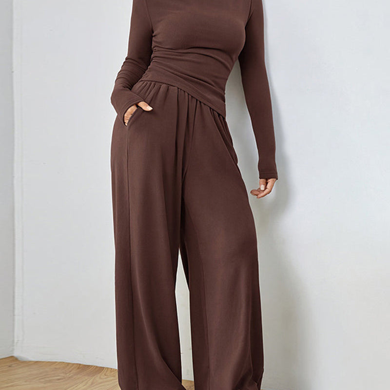 Ensemble deux pièces - haut de couleur unie et pantalon large