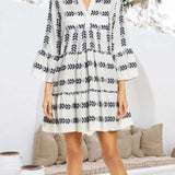 Robe courte élégante à imprimé tendance